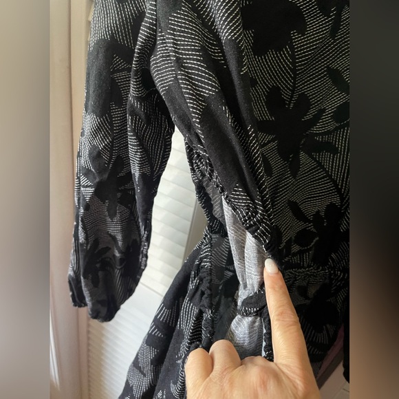 Universal Thread Dress - Picture 3 of 8